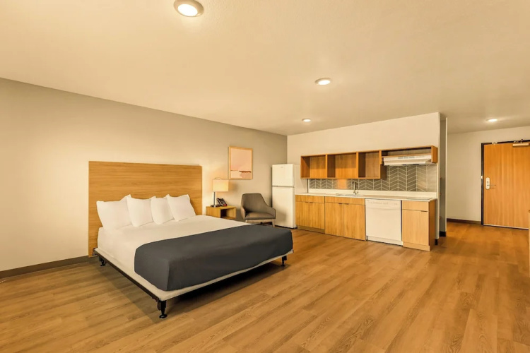 LivAway Suites Phoenix-Surprise