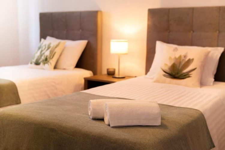 2 Bedrooms Apartment