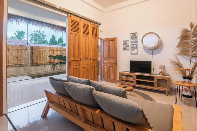 Villa New D'Bamboo by Plesirhatiyogja