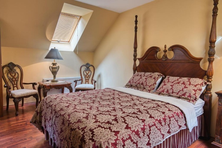 2 Bedrooms Suite
