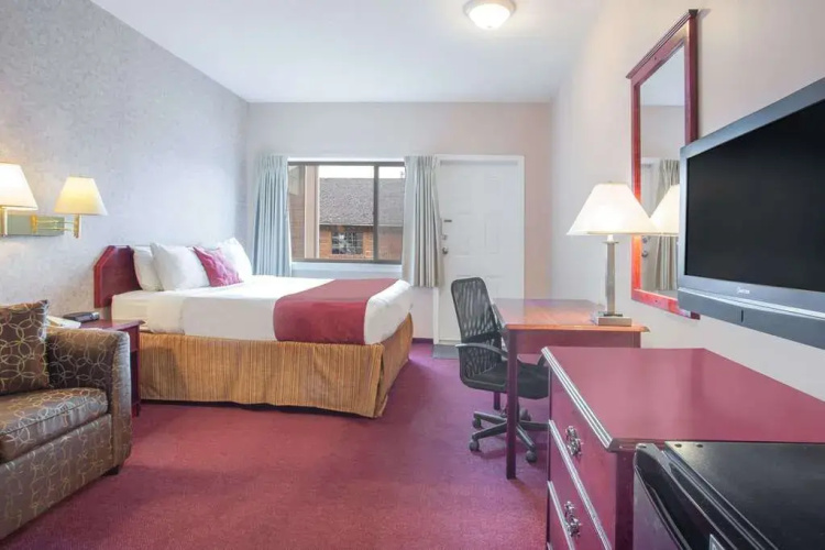 Ramada Limited 100 Mile House
