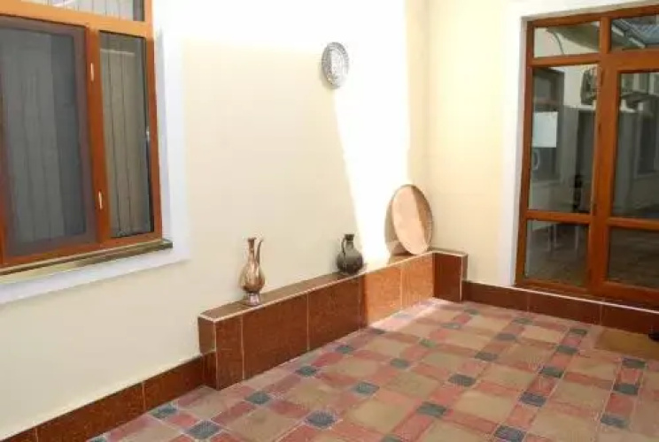 Hotel Varakhsha
