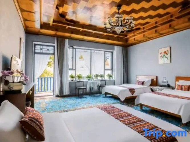 Standard Triple room