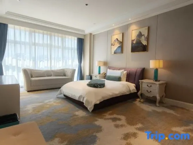 Quadruple Suite