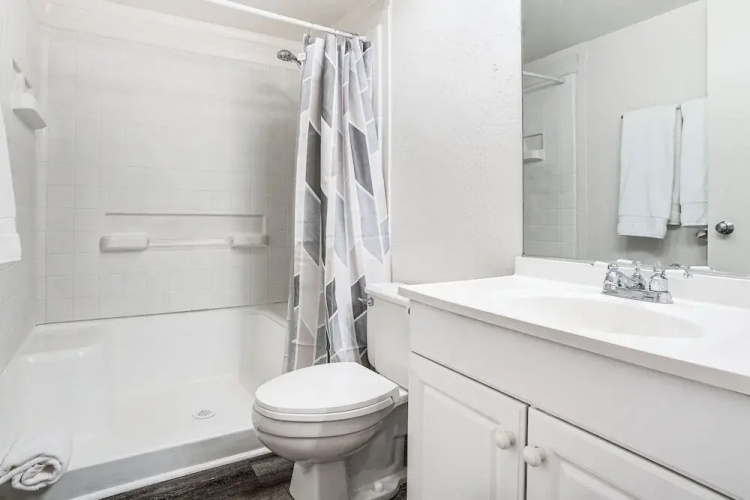 4 Mi to Surprise Stadium: Condo w/ Pool!