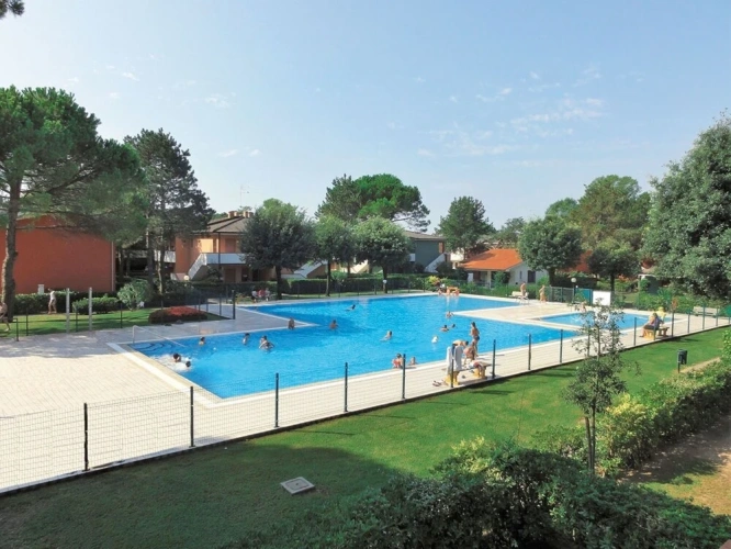 3 Bedrooms Villa with garden view