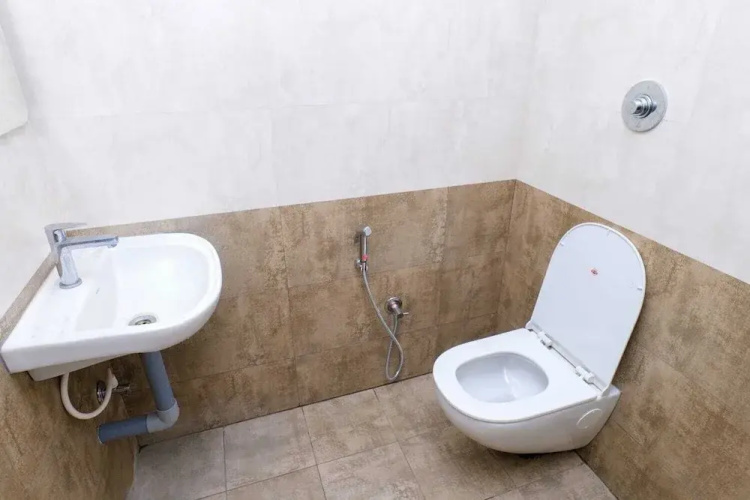 Balu Residency - A Business Class Hotel