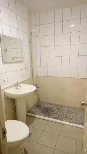 Yadu Hotel