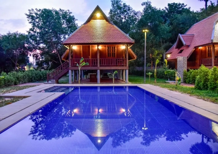 Deluxe Double Bungalow with balcony