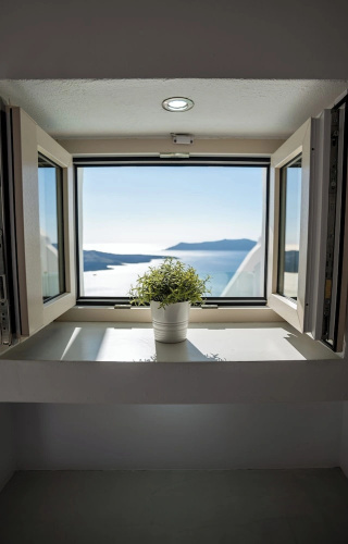 Cliff Aura Suites