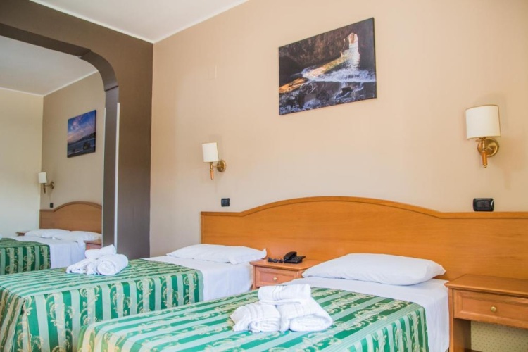 Economy Quadruple room