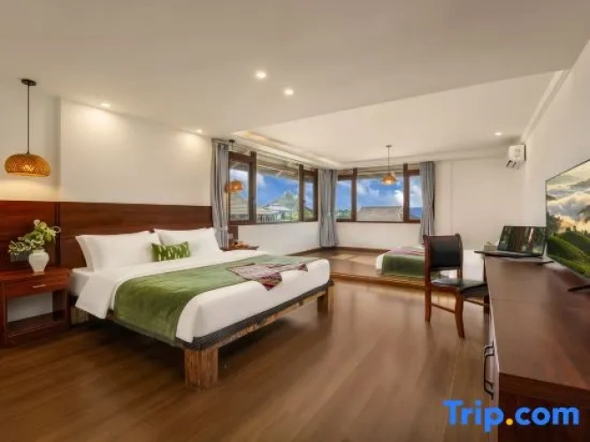 Standard Double Family room with sunset view