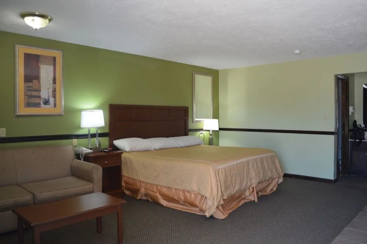 Americana Inn