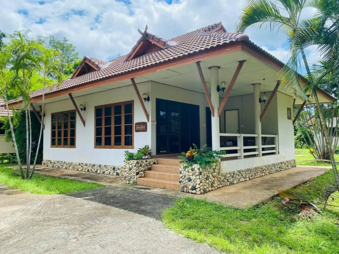 2 Bedrooms Villa