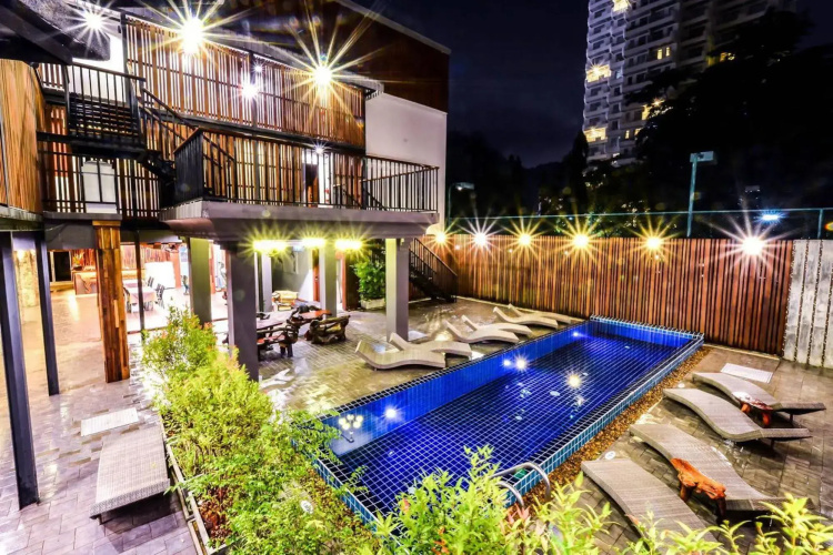 Lap Roi Karon Beachfront