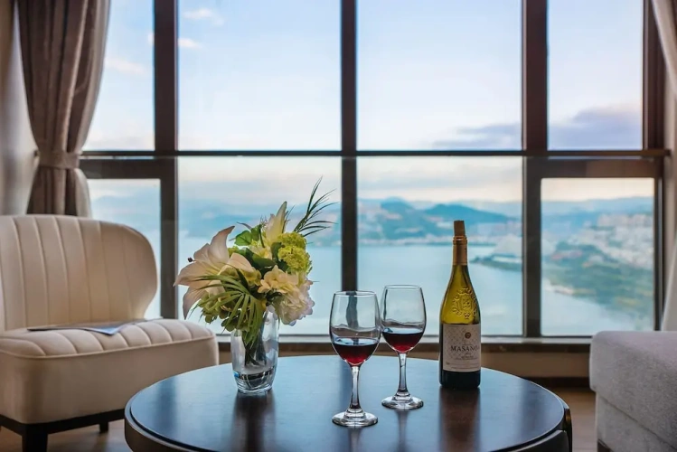 Executive Quadruple Suite with lake view
