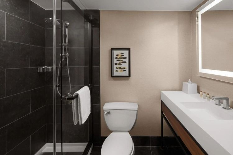 Renaissance Chicago North Shore Hotel