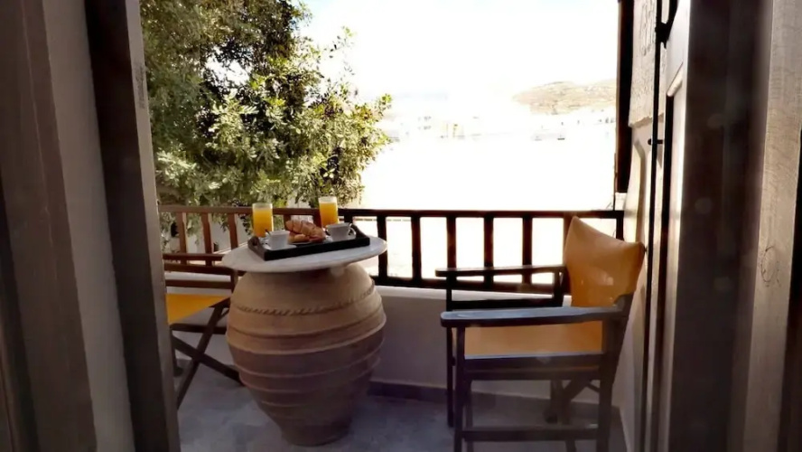 Tinos Heritage Plateia