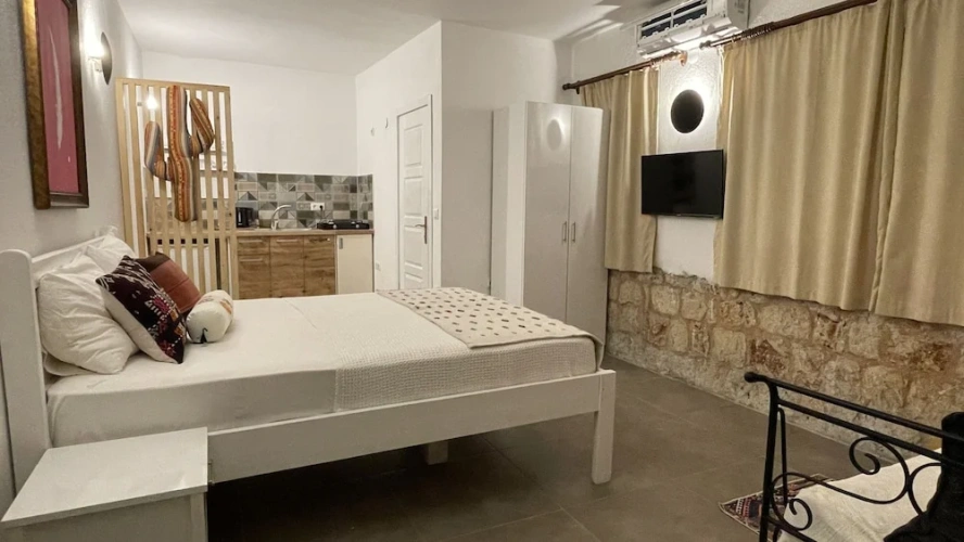 Economy Quadruple room