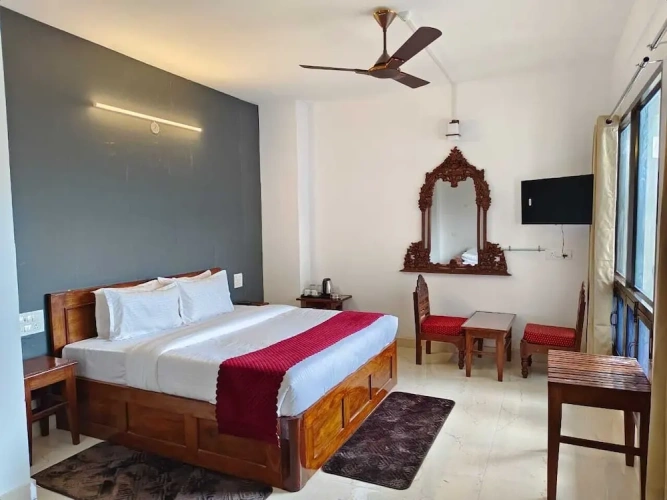 Superior Double room with balcony and with mountain view