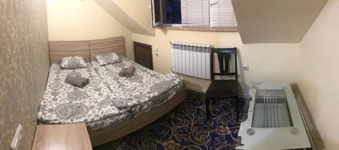 Armenner Hostel And Tours