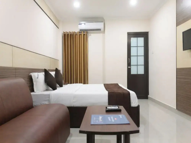 OYO 5230 Pan Residency
