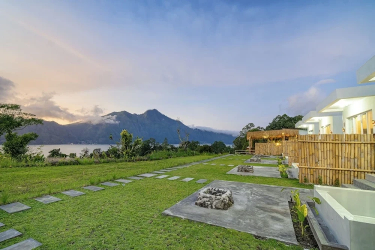 Deluxe Double room with balcony and with lake view