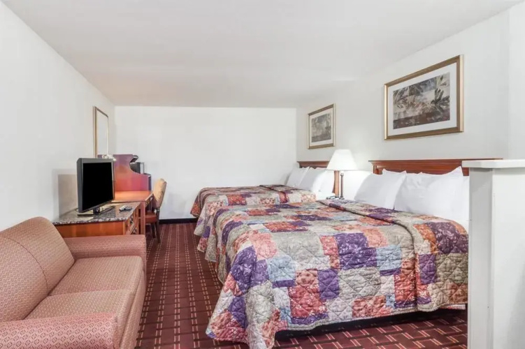 Knights Inn Cadiz