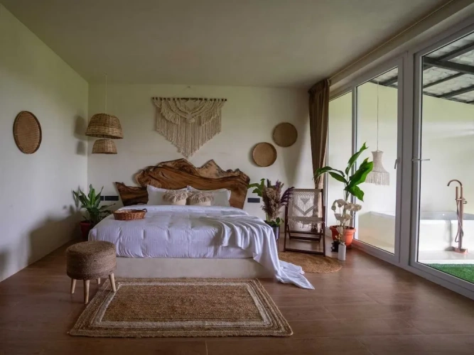 Standard Club room with garden view