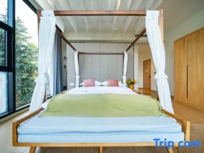 Standard Double room with water view