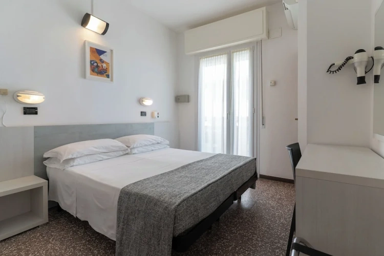 Classic Double room with balcony and with partial sea view