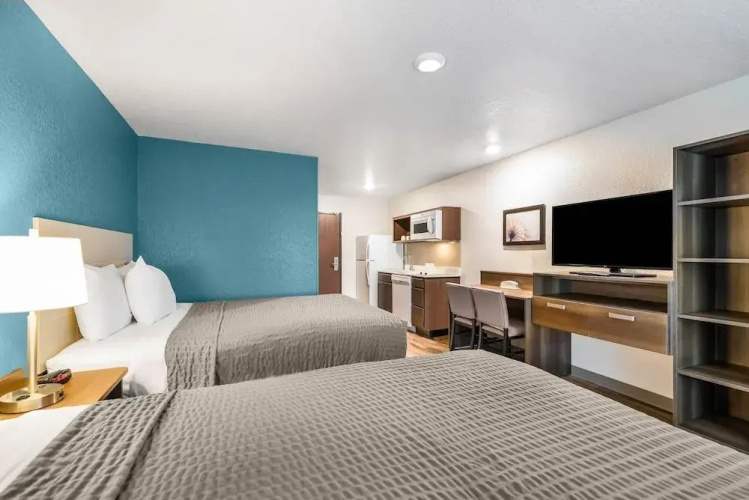 WoodSpring Suites Davenport