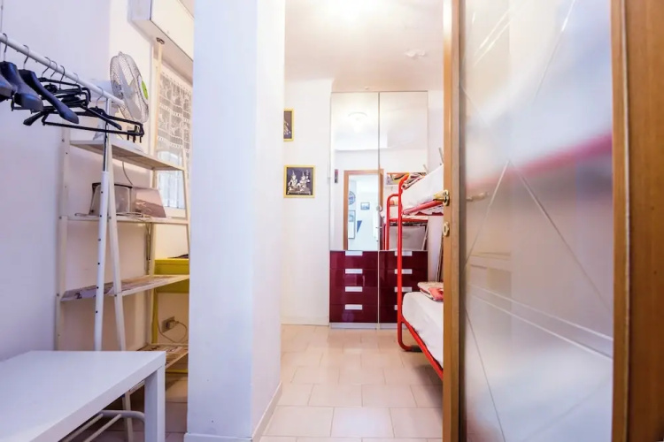 Bright Flat with Terrace near the Beach