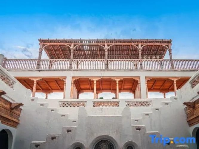 Hotan Impression Theme Hotel (Xinye Market Branch)