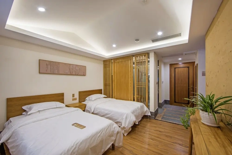 2 Bedrooms Luxury Quadruple room