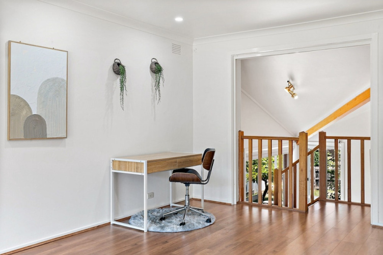 Spacious 4-bed House With Garden in Doncaster