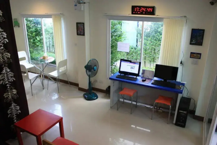 Ananas Phuket Hostel