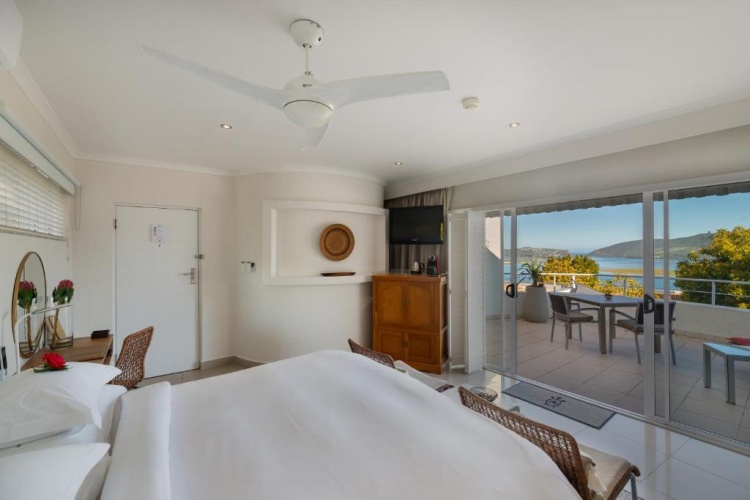Deluxe Double room with balcony and with sea view