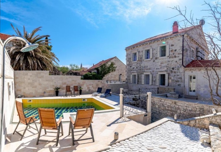 Deluxe Double room with balcony and with sea view