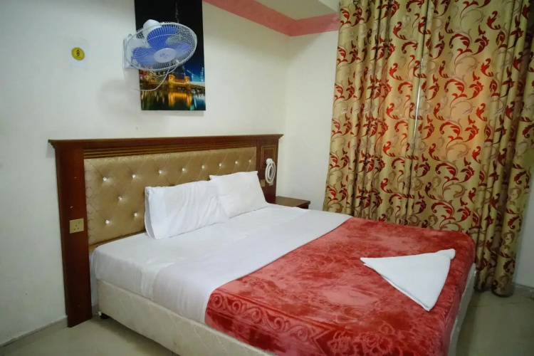 Dream Touch Hotel by Oyo Rooms