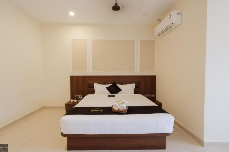 Reunion DeHomes - Premium Suites