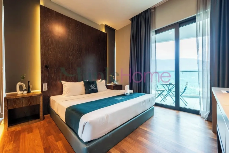 2 Bedrooms Executive Suite with balcony