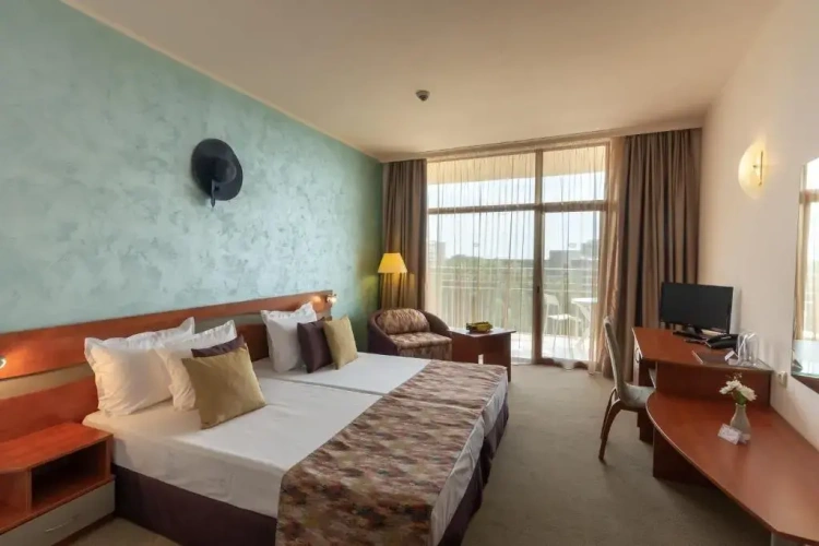 Standard Twin room with balcony