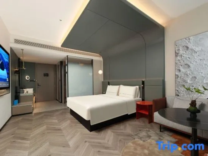 Standard Double room with city view