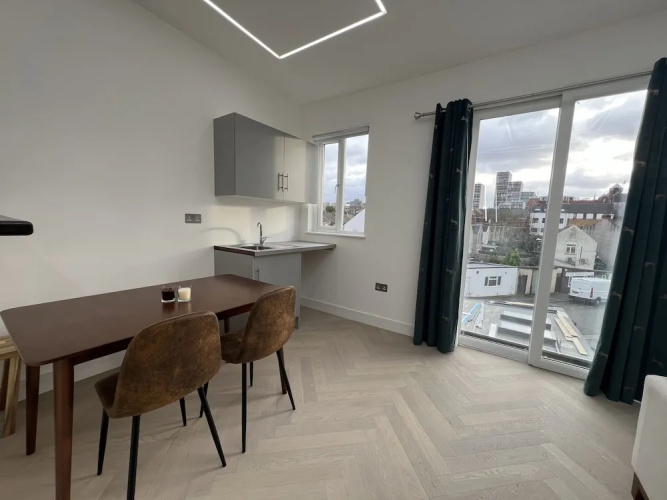 Luxurious London Studios