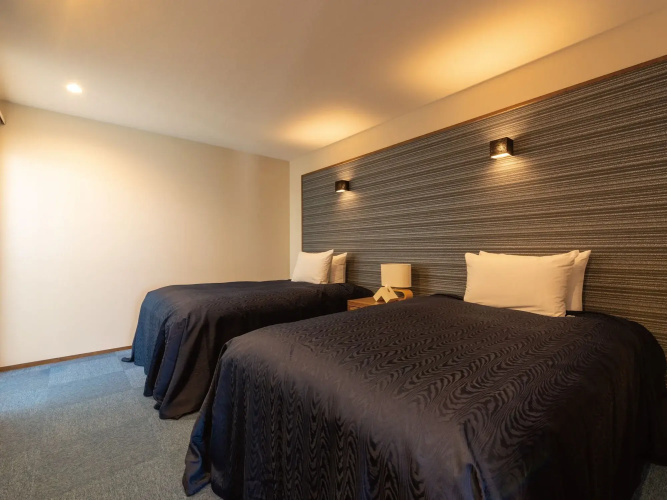 Condominium T-Room