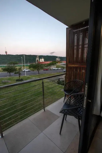uSHAKA WATERFRONT - SUPERB STUDIO SERENITY