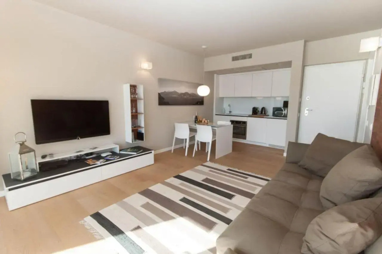LookLake Suite One