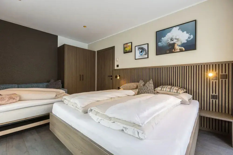 Spacious Apartment With Terrace
