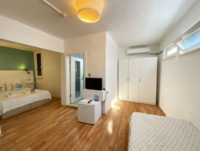 Economy Double Basement room